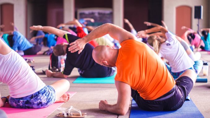 Fördelarna med att inkludera wellness-aktiviteter i din konferensplanering illustration